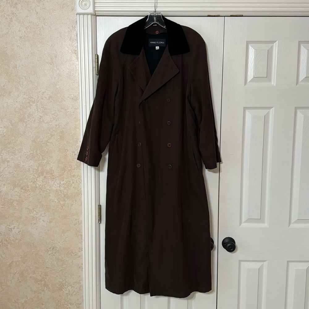 Long coat with removable lining inside